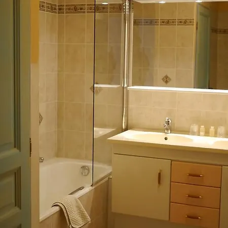 Chateau De La Gabelle Bed & Breakfast Ferrassieres